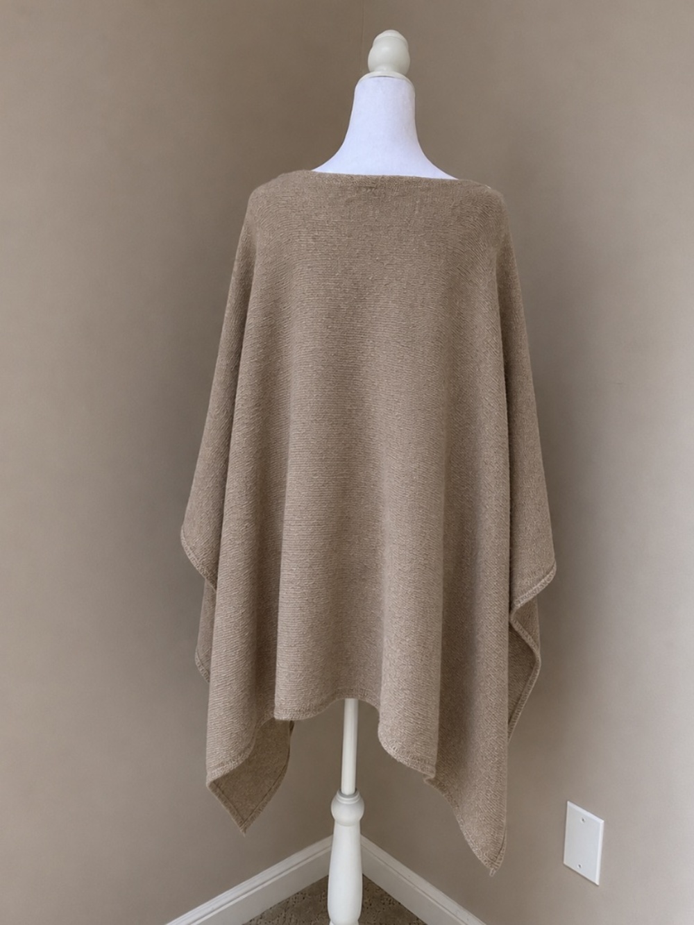 NWOT JAKI Elle Cashmere Wool Blend Poncho Mocha Made in Italy - Picture 5 of 8